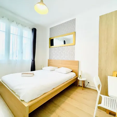 Apartment F2 Golden Lounge, Hyper Centre, Parking *